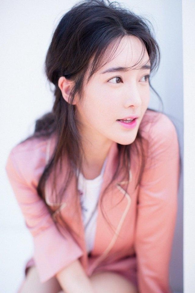 性感女星张璇灵气动人性感街拍