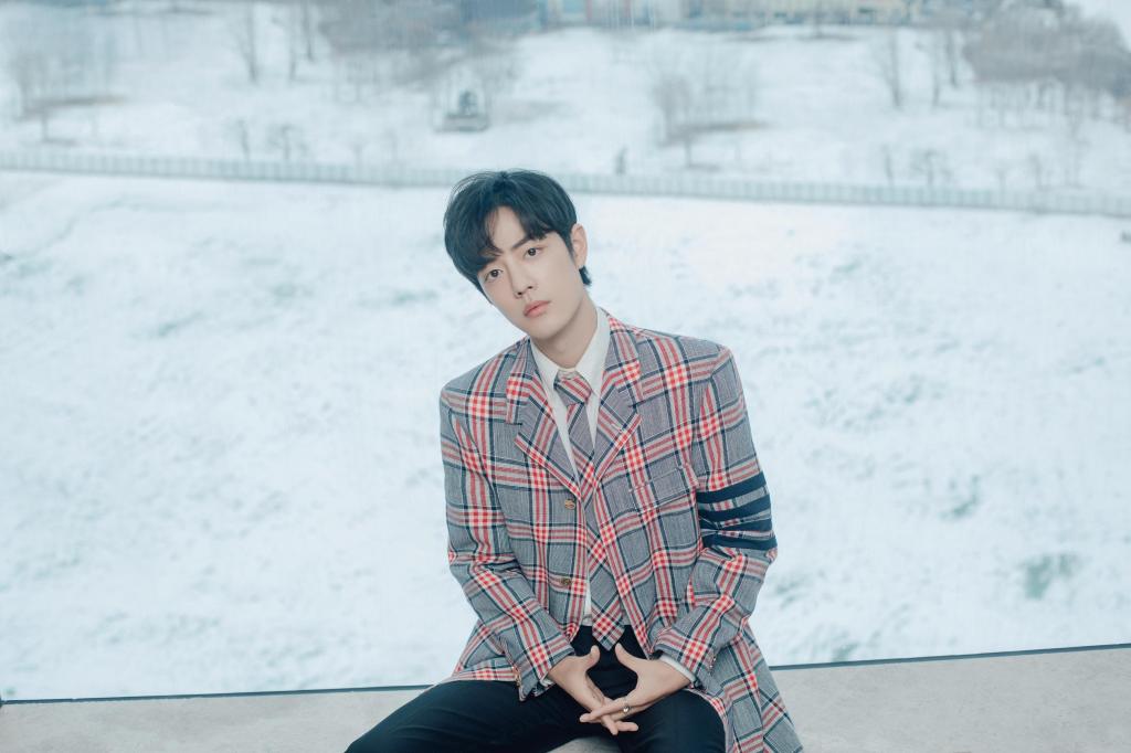 清爽少年肖战帅气阳光干净迷人生活照