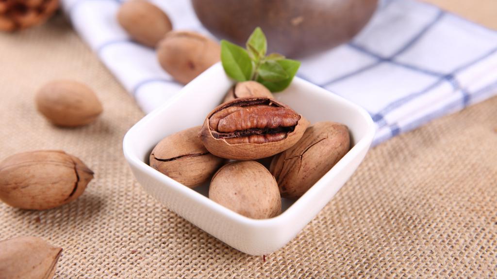 营养坚果碧根果图片