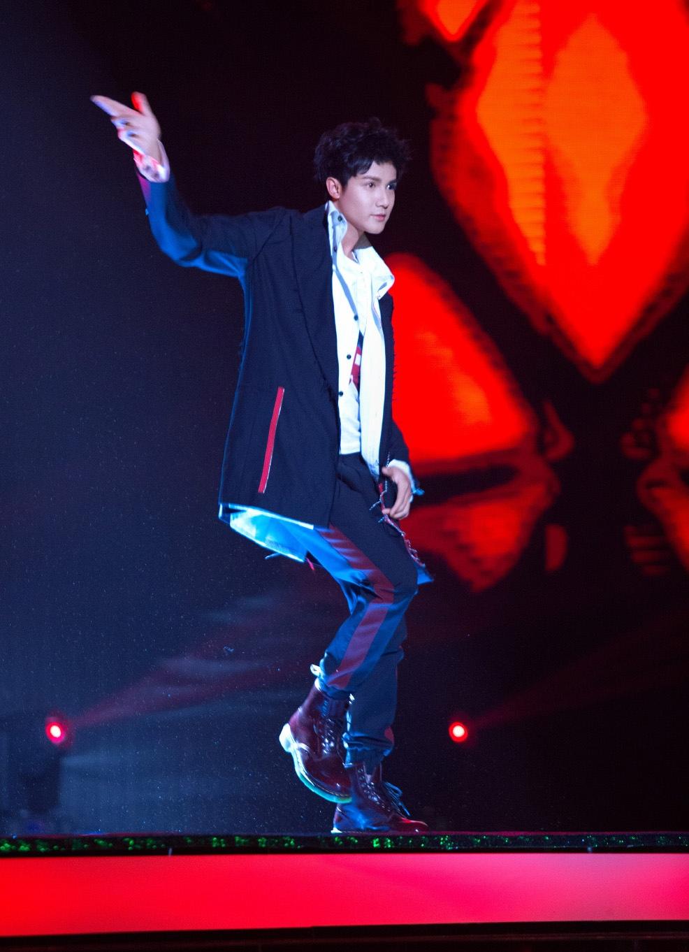 郑业成东方卫视春节晚会