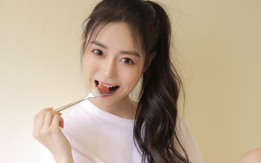 甜美治愈系美女气质写真
