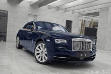 豪华的劳斯莱斯曜影