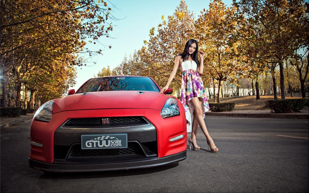 日产GT-R改装车清新美女车模