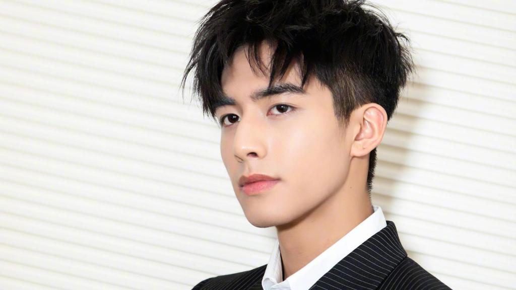 二月暖心男友宋威龙帅气写真