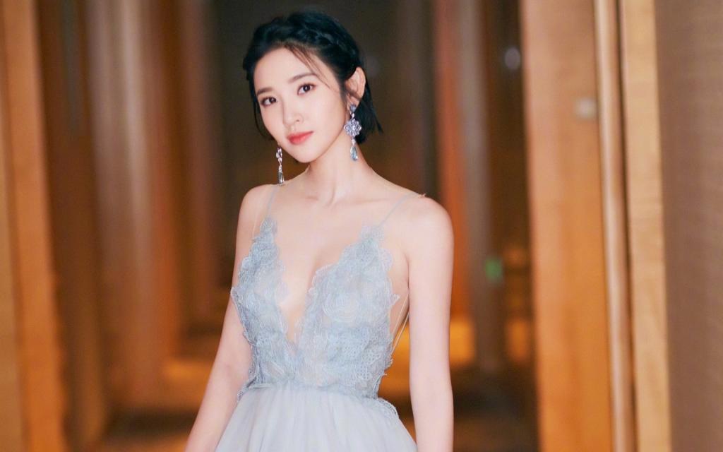 唐艺昕性感写真