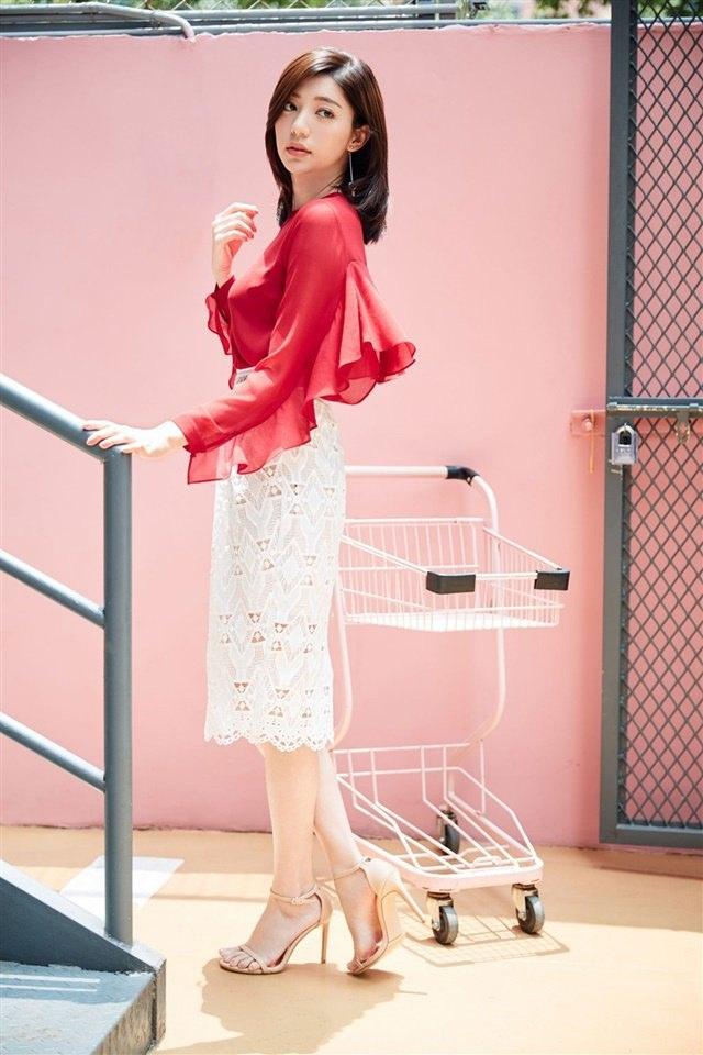 美女明星郭雪芙街拍