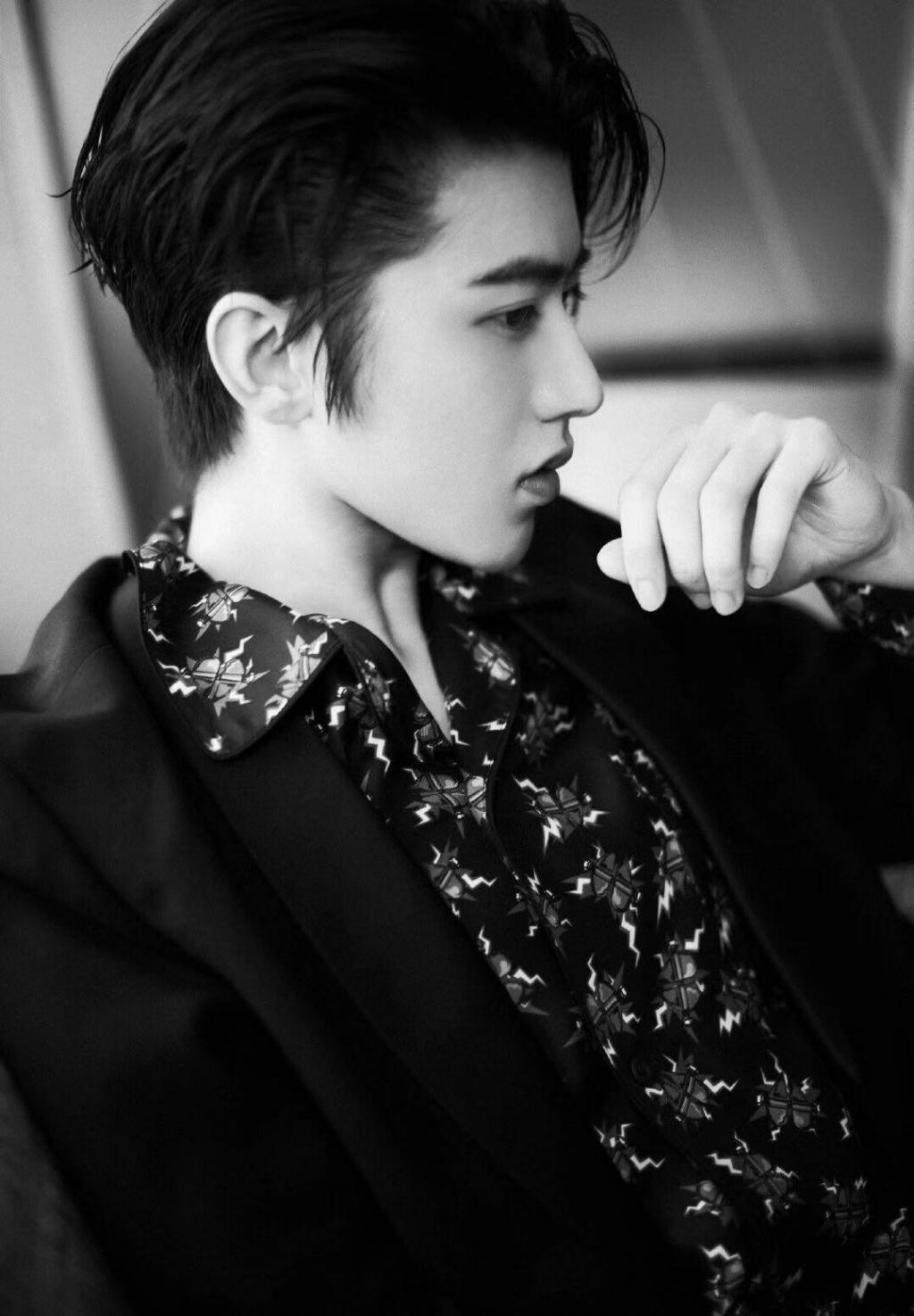 蔡徐坤印花睡衣套装