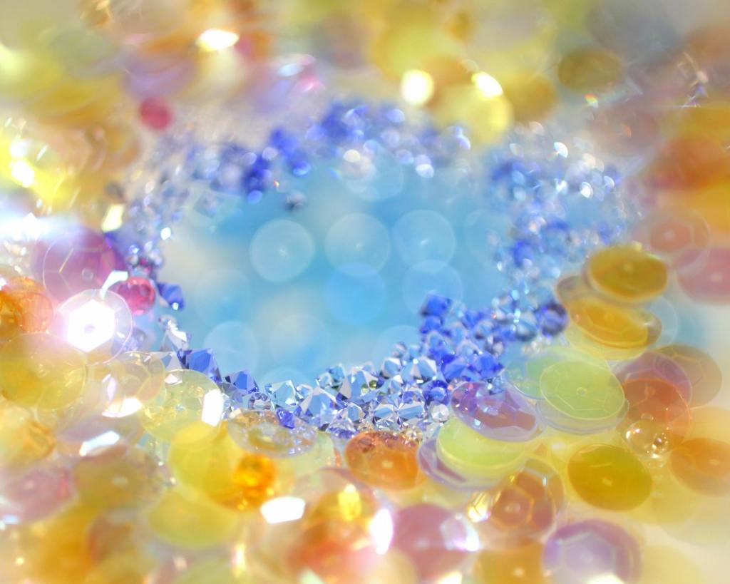 奇光异彩的炫彩水晶