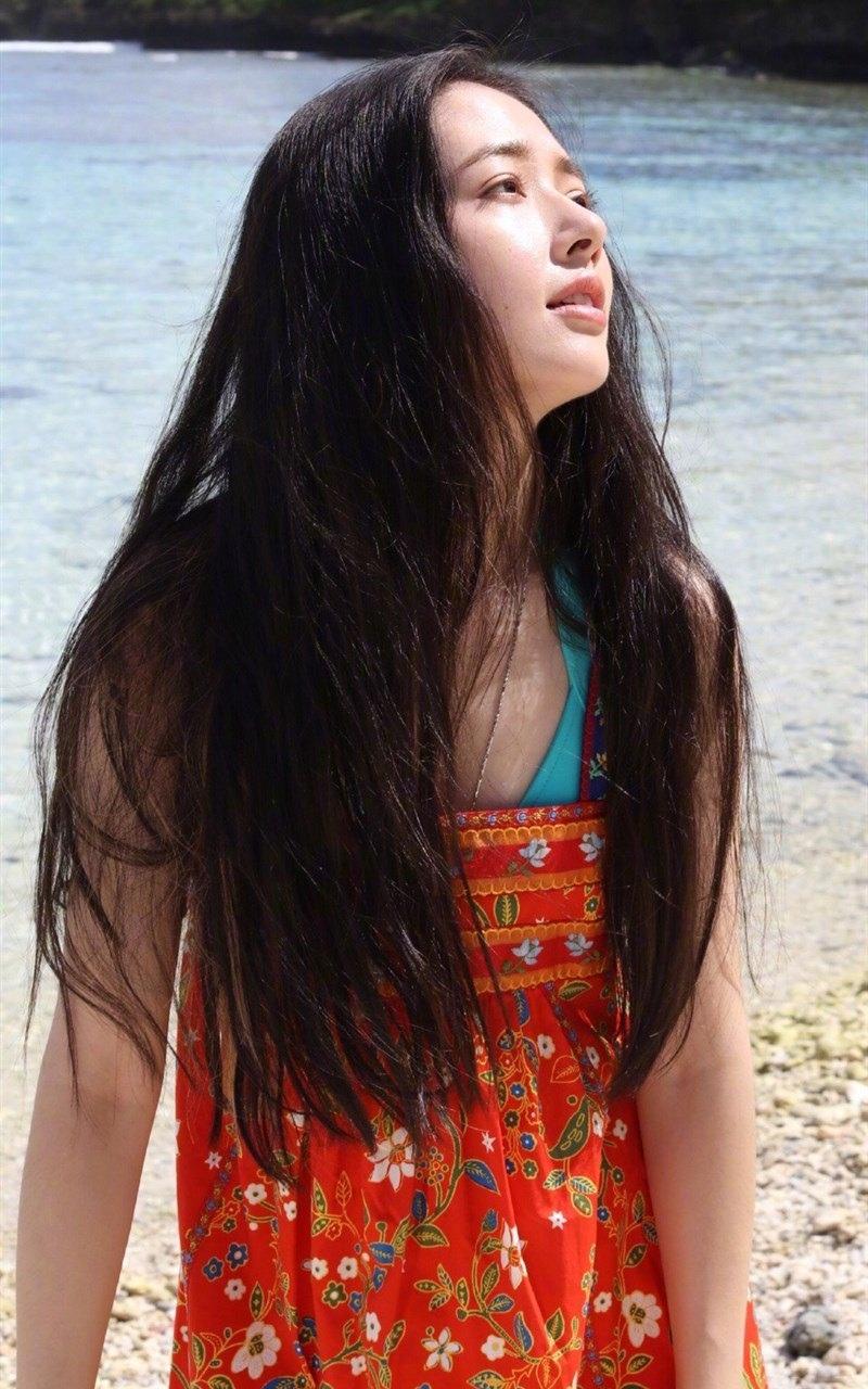 郭碧婷海边唯美写真