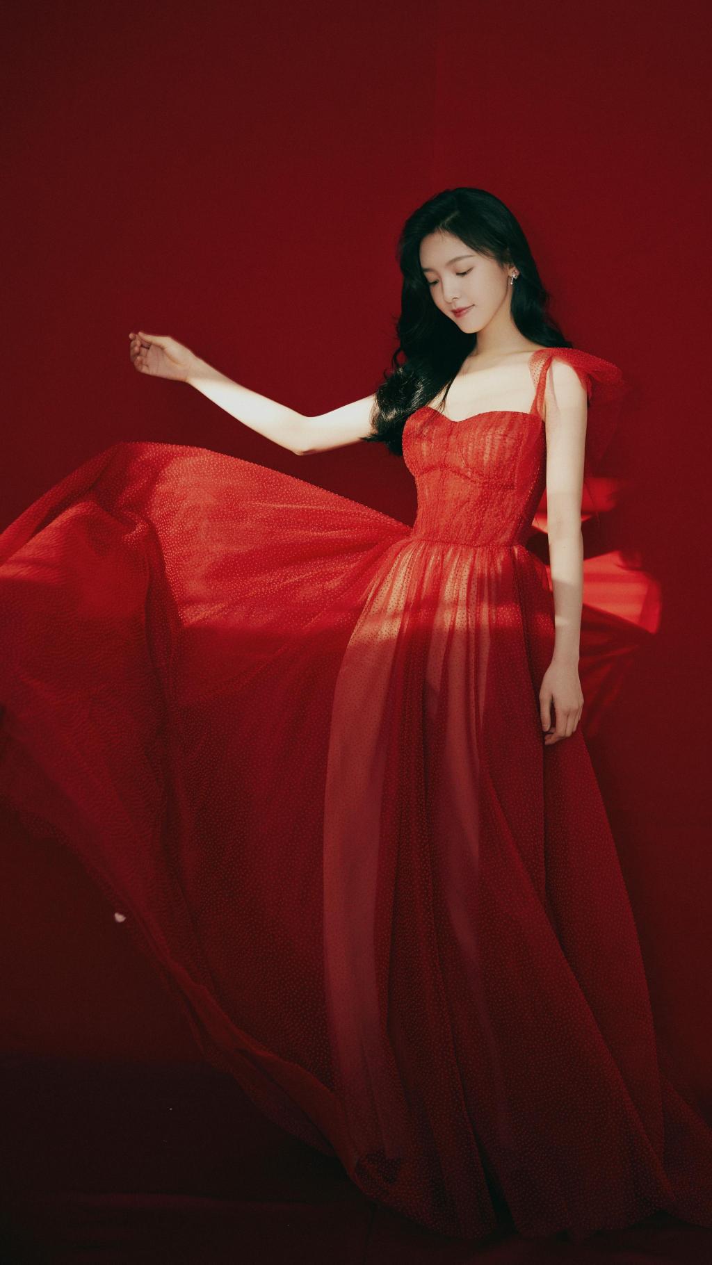 章若楠港风大片写真