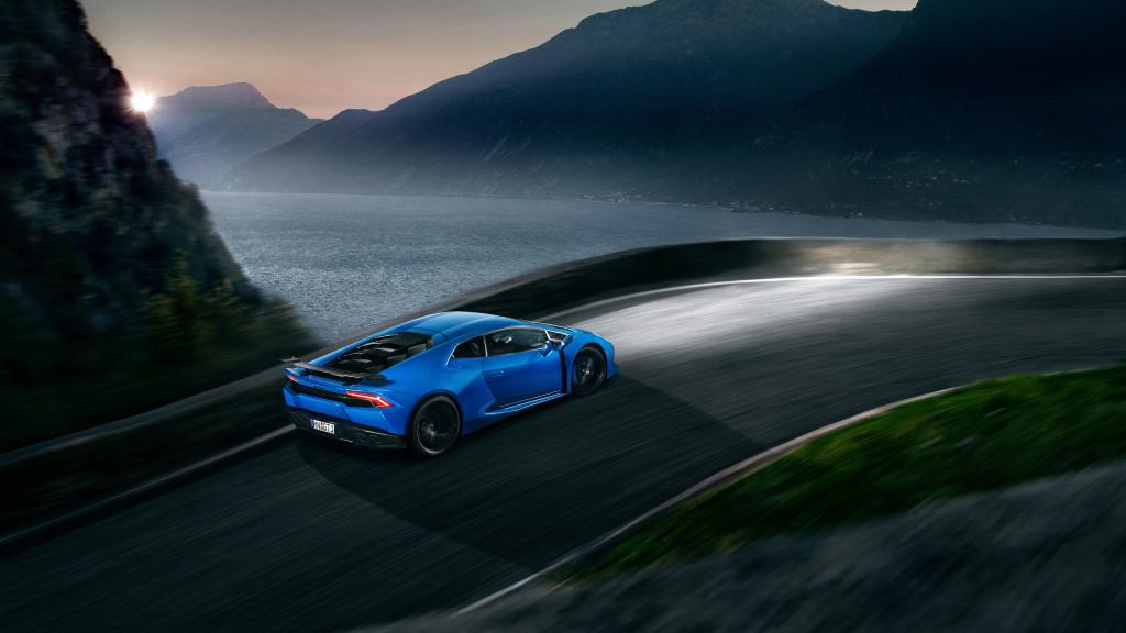 飓风蓝色兰博基尼跑车