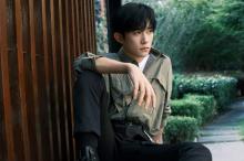 易烊千玺阳光帅气写真