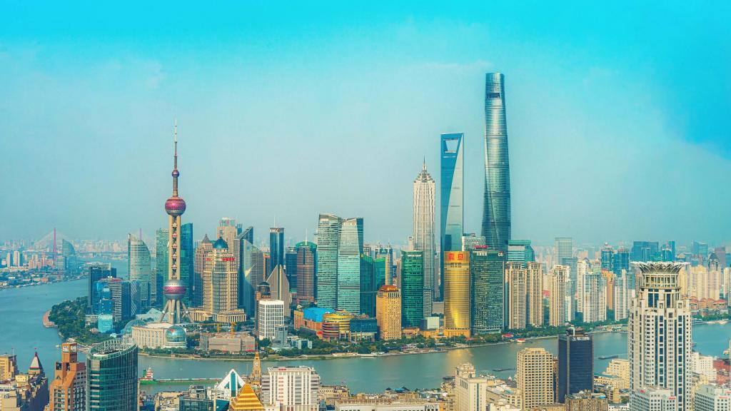 繁华都市上海东方明珠自然景观