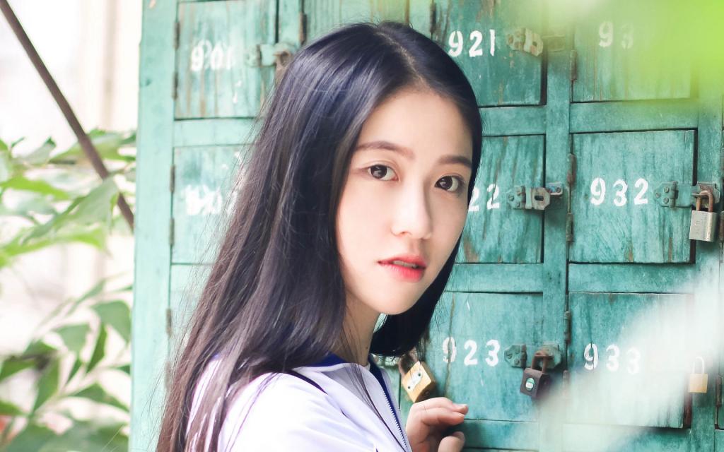 校花美女学生制服写真