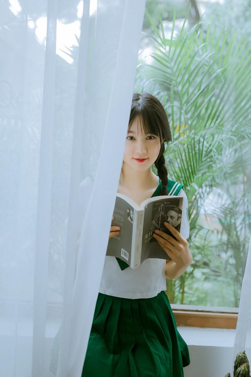 清纯的JK制服美少女