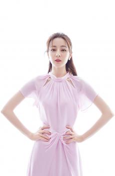 迪丽热巴粉色连衣裙-3