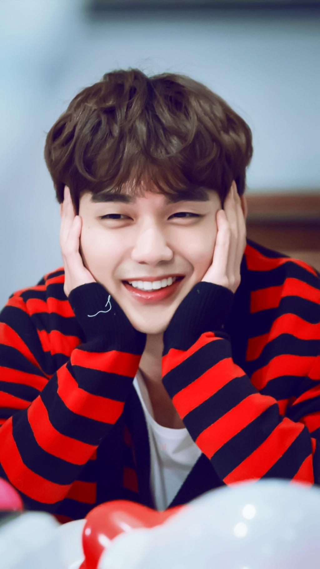 俞承豪帅气暖男图片