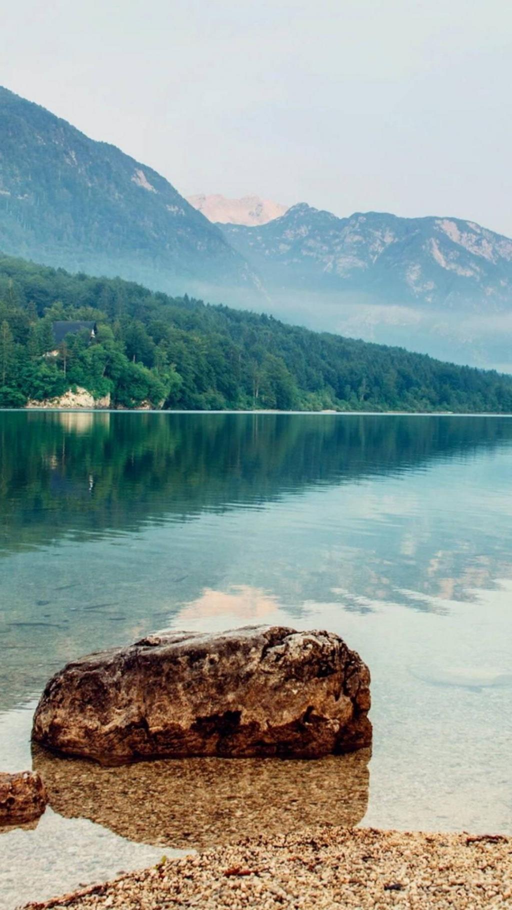 心中的那片湖泊