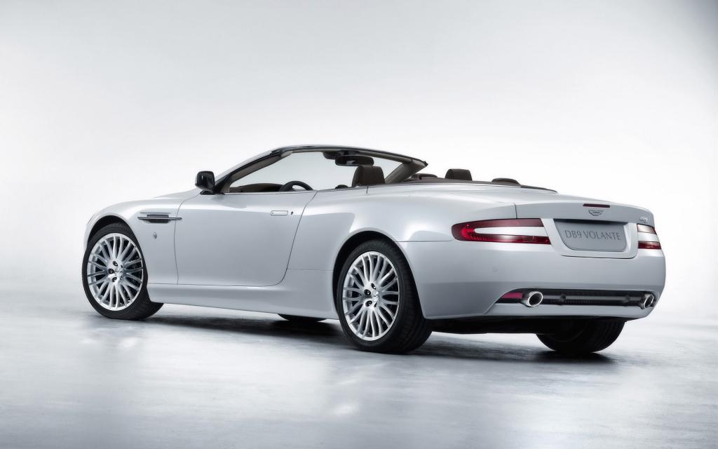 1920汽车霸气外观