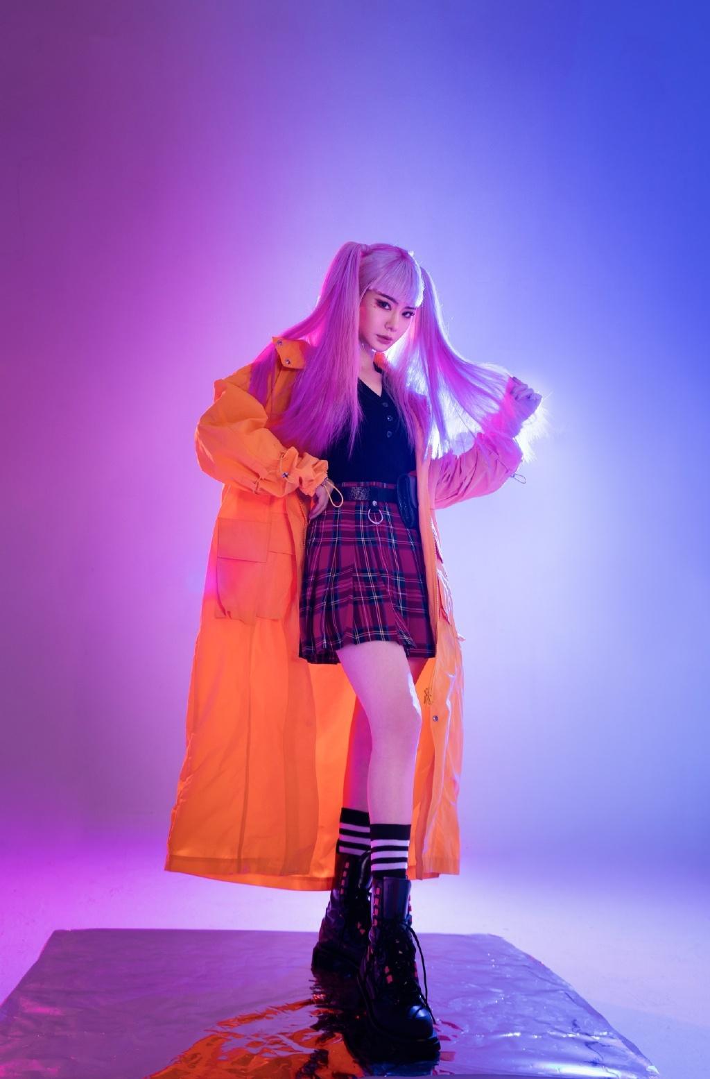 520活动女神戚薇cos孙尚香性感甜美写真