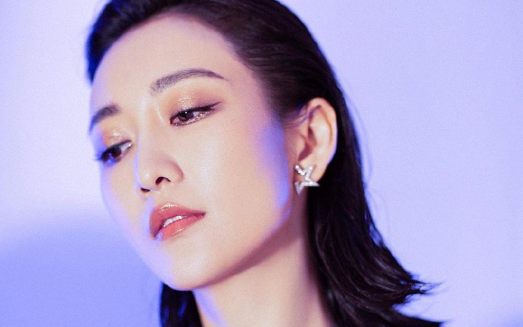 王鸥典雅长裙性感时尚魅力写真