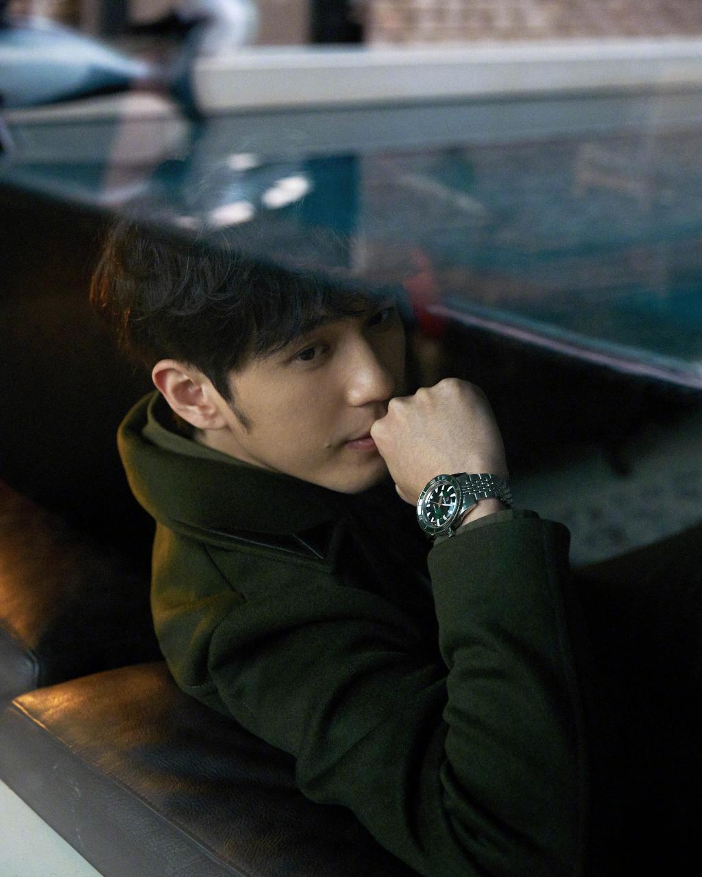 成熟型男白宇时尚休闲写真