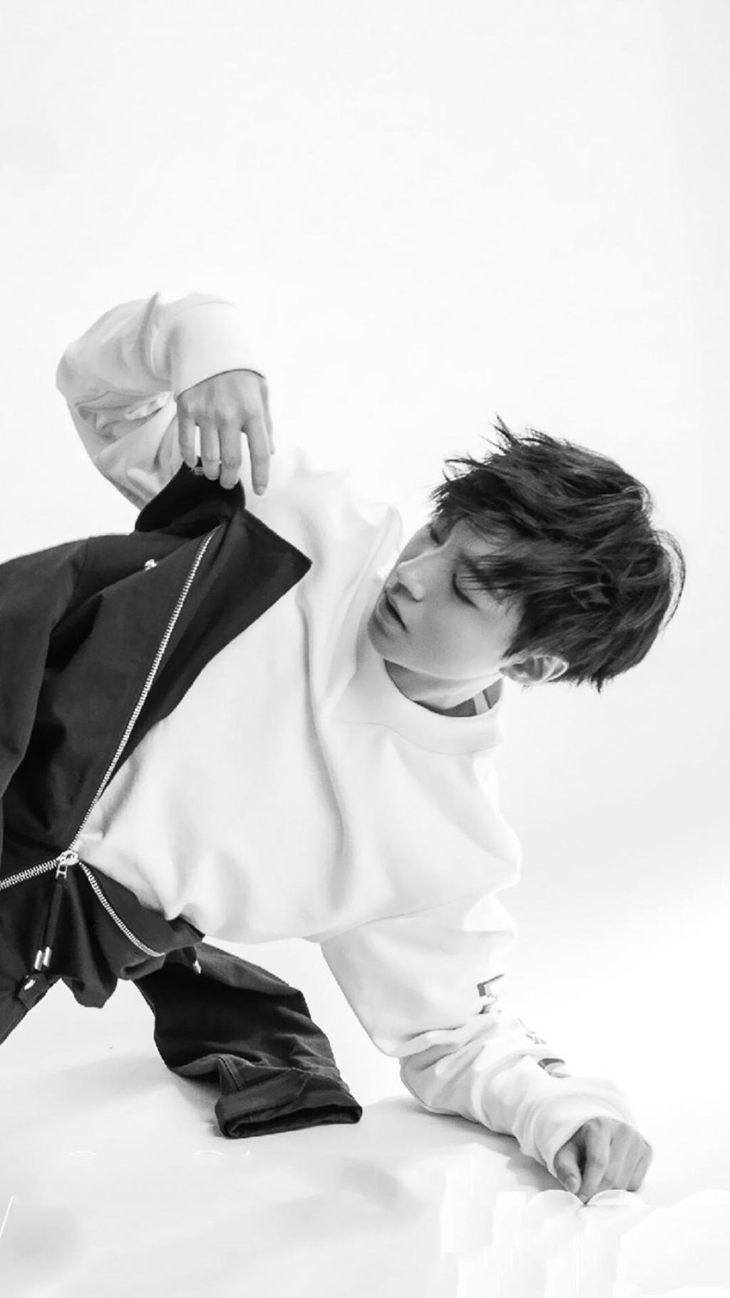 王俊凯时尚帅气写真