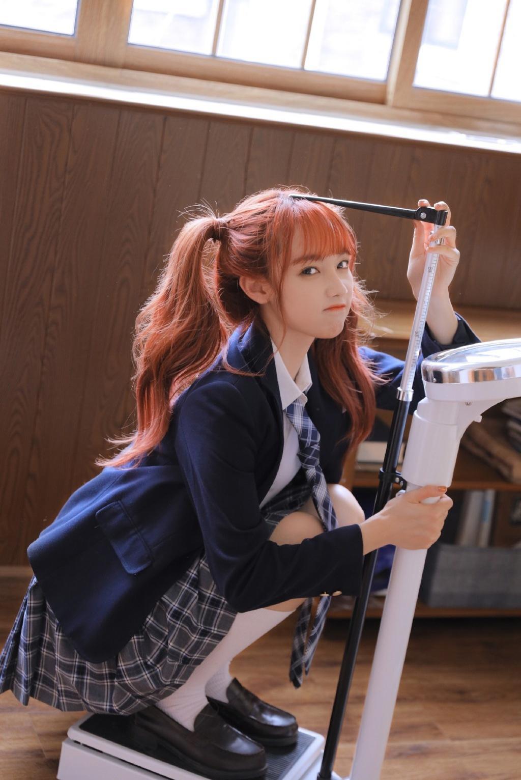 SNH48宋昕冉JK制服双马尾甜美教室写真