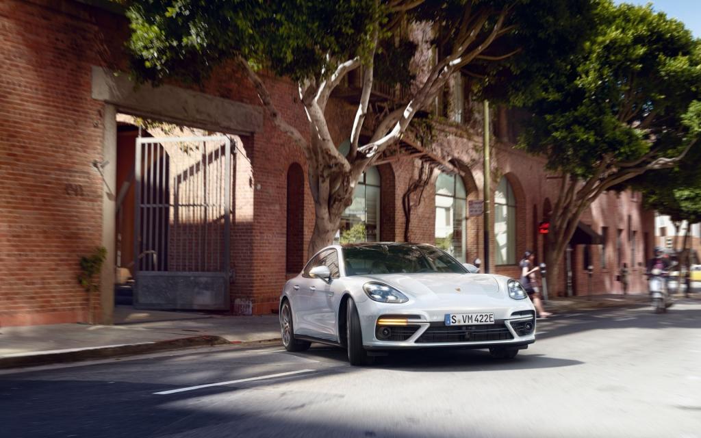 帅气保时捷Panamera Turbo S E-Hybrid图片