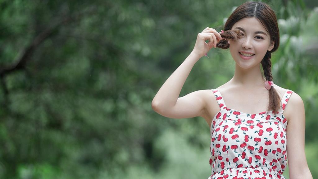 清凉夏日90后小姐姐极品写真