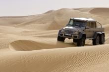 2013奔驰越野车壁纸