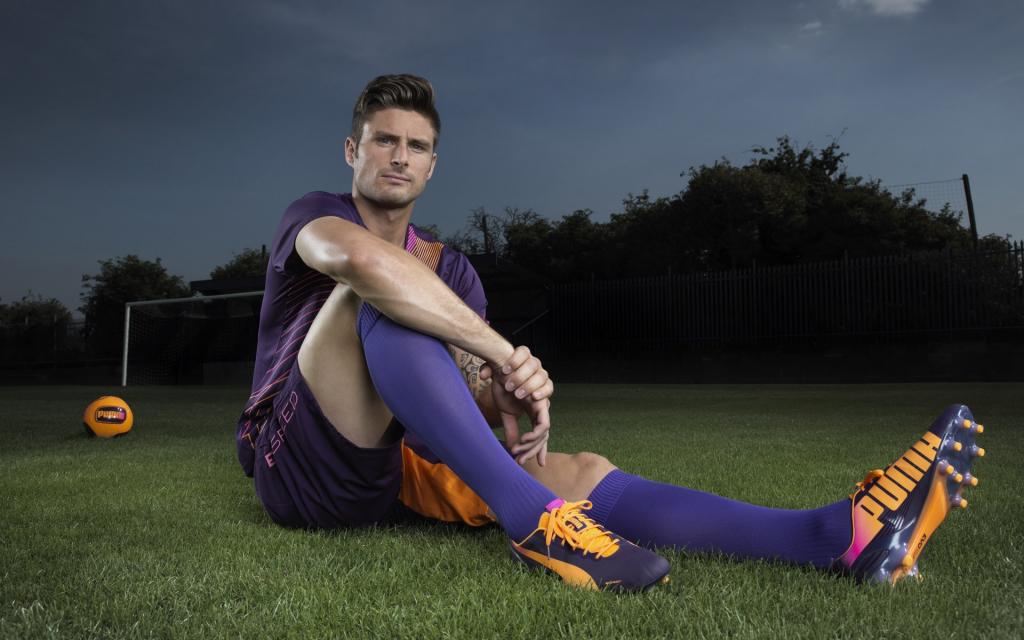 足球明星奥利弗·吉鲁