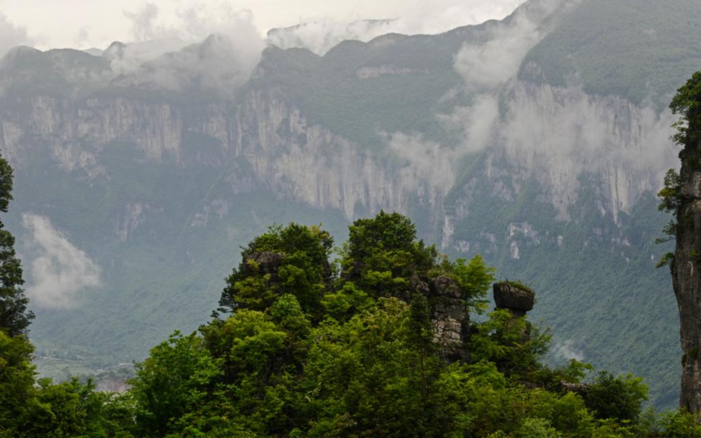 优美的恩施大峡谷 