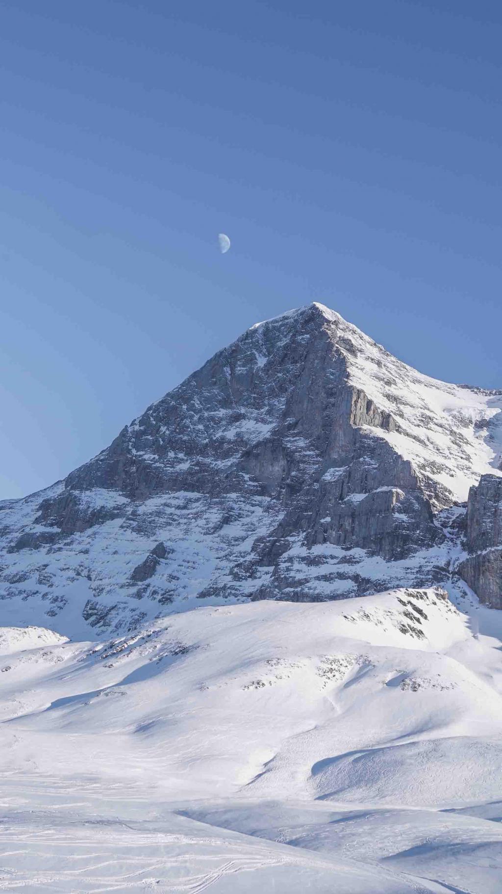 阿尔卑斯山脉浪漫雪景迷人风光