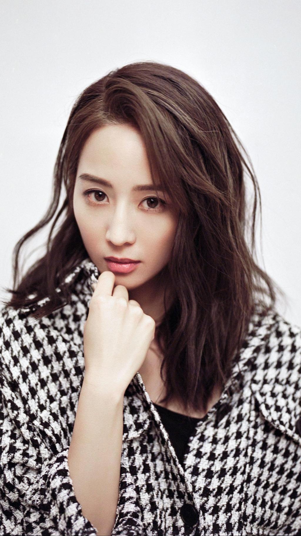 张钧甯性感美腿迷人写真