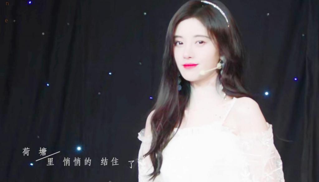 小仙女鞠婧祎气质优雅写真