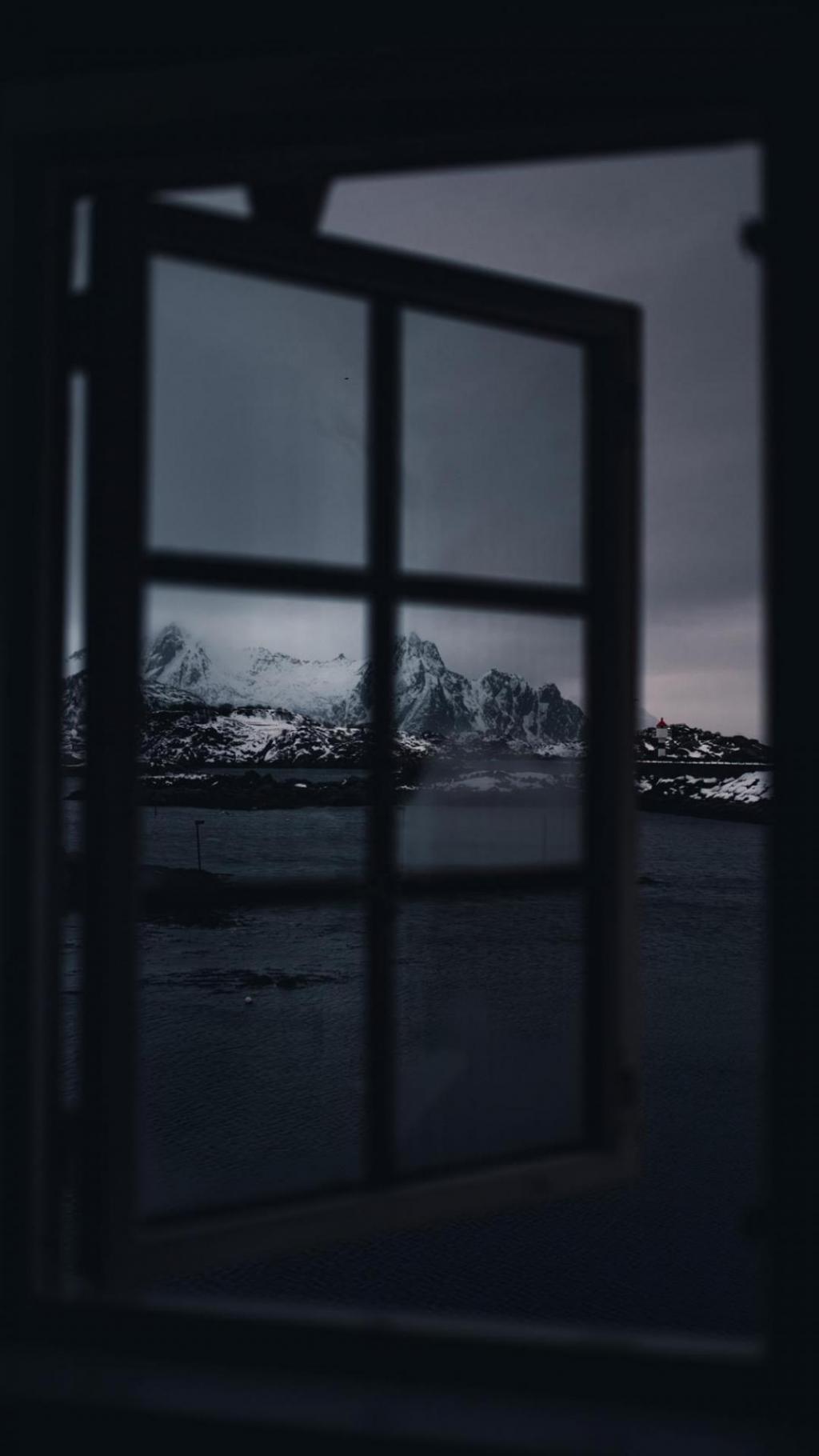 大自然中峻峭优美的山脉风光景色