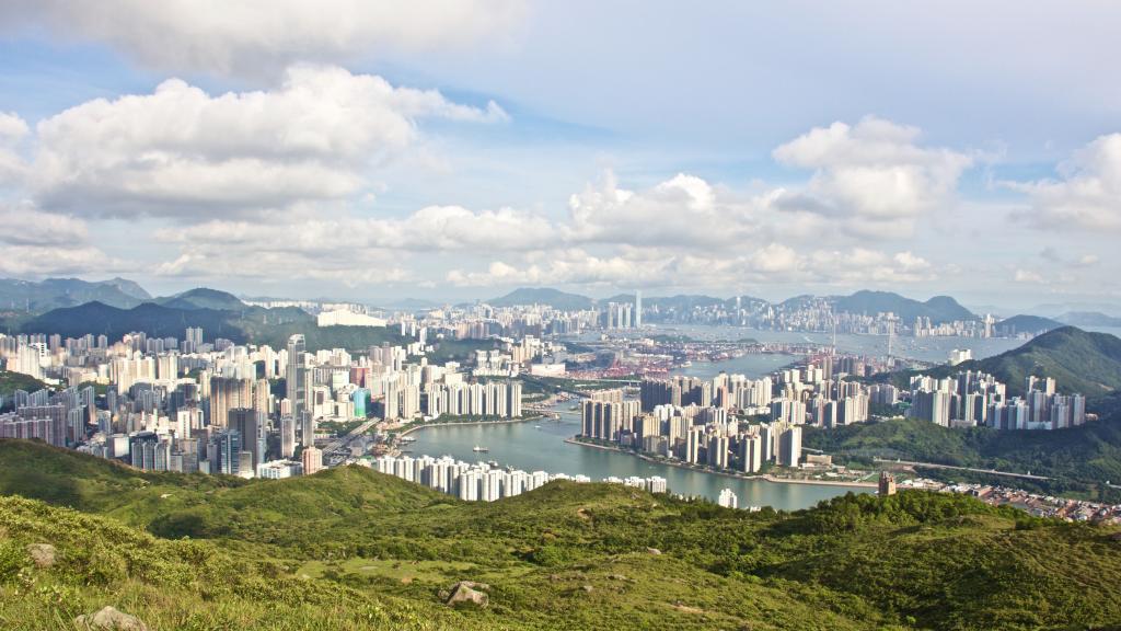 都市建筑的白天与黑夜