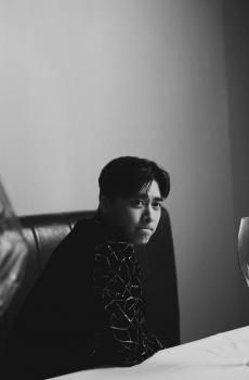 成熟型男李易峰帅气黑色系西装写真-2