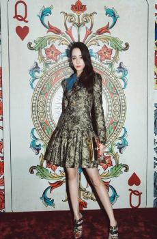 迪丽热巴甜美优雅写真-6