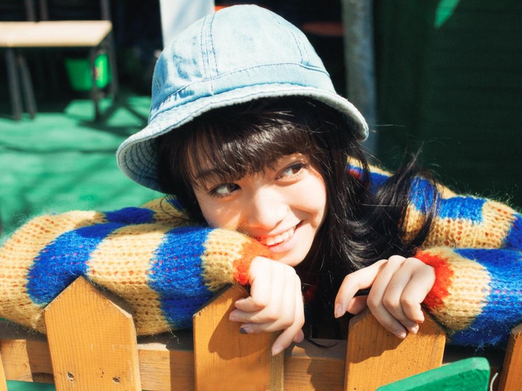 清纯毛衣女孩温暖唯美写真