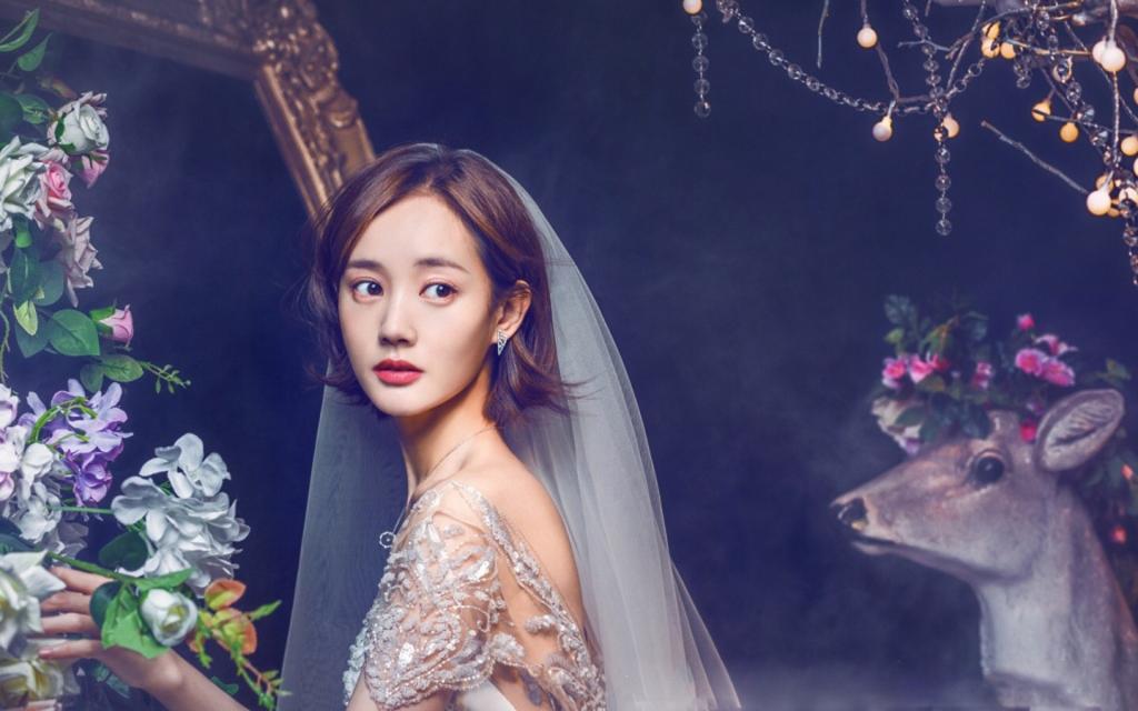 穿婚纱的李一桐
