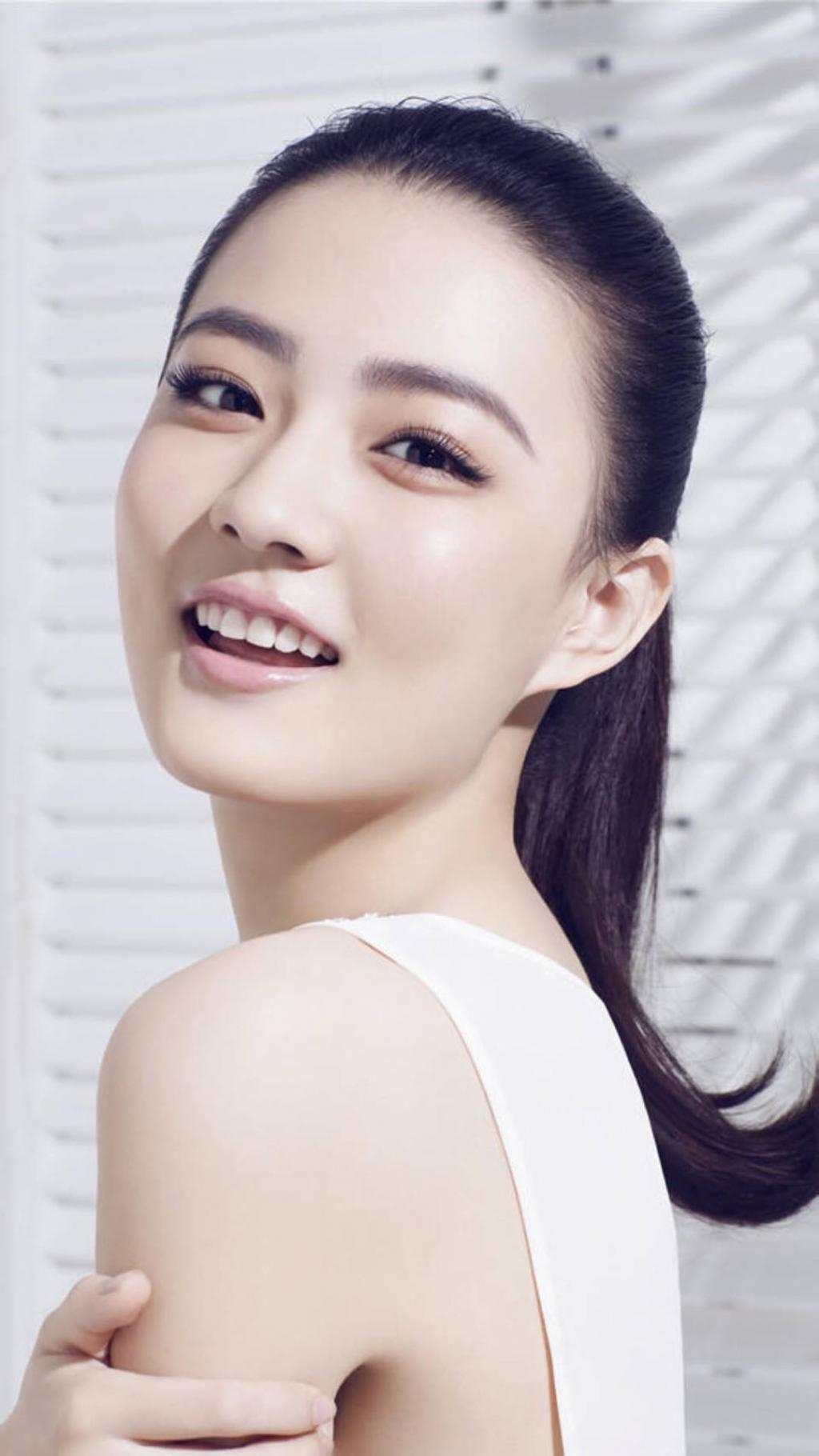 徐璐搞怪俏皮写真