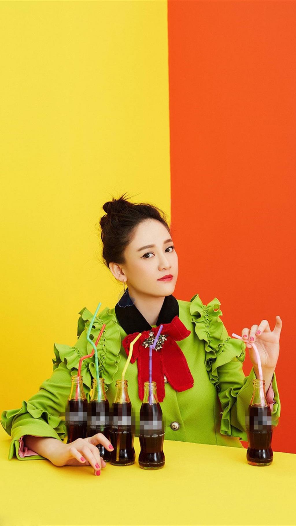 陈乔恩糖果撞色写真