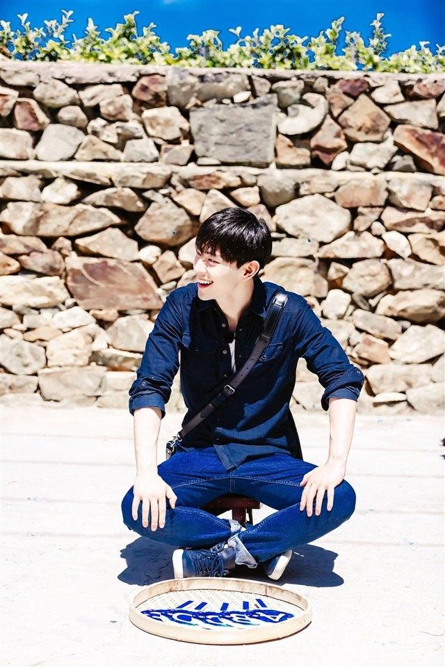 爸爸去哪儿邓伦卖萌写真