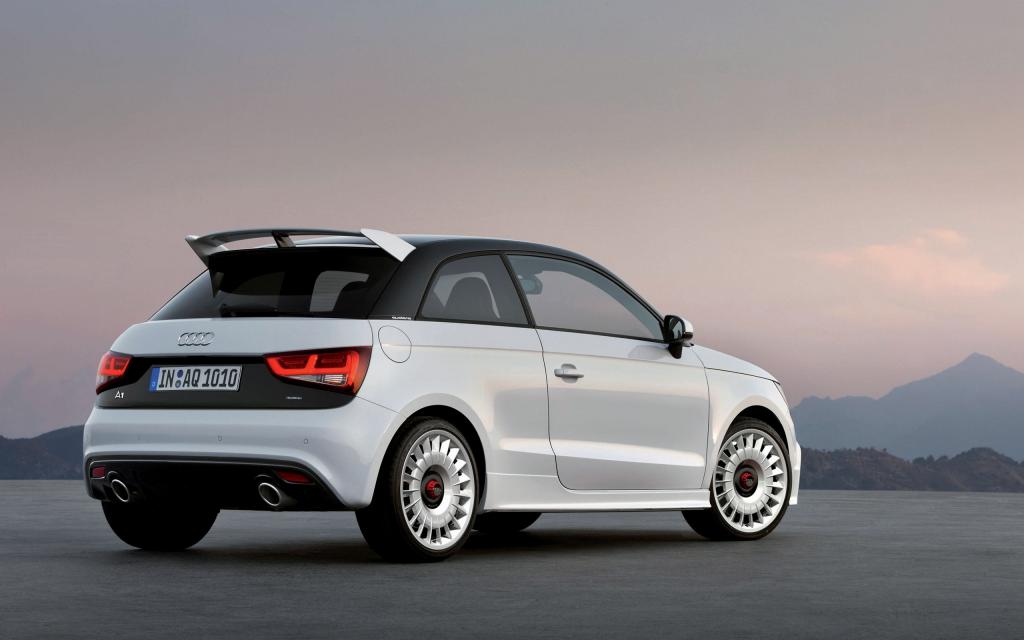 2013银色奥迪A1轿车图片