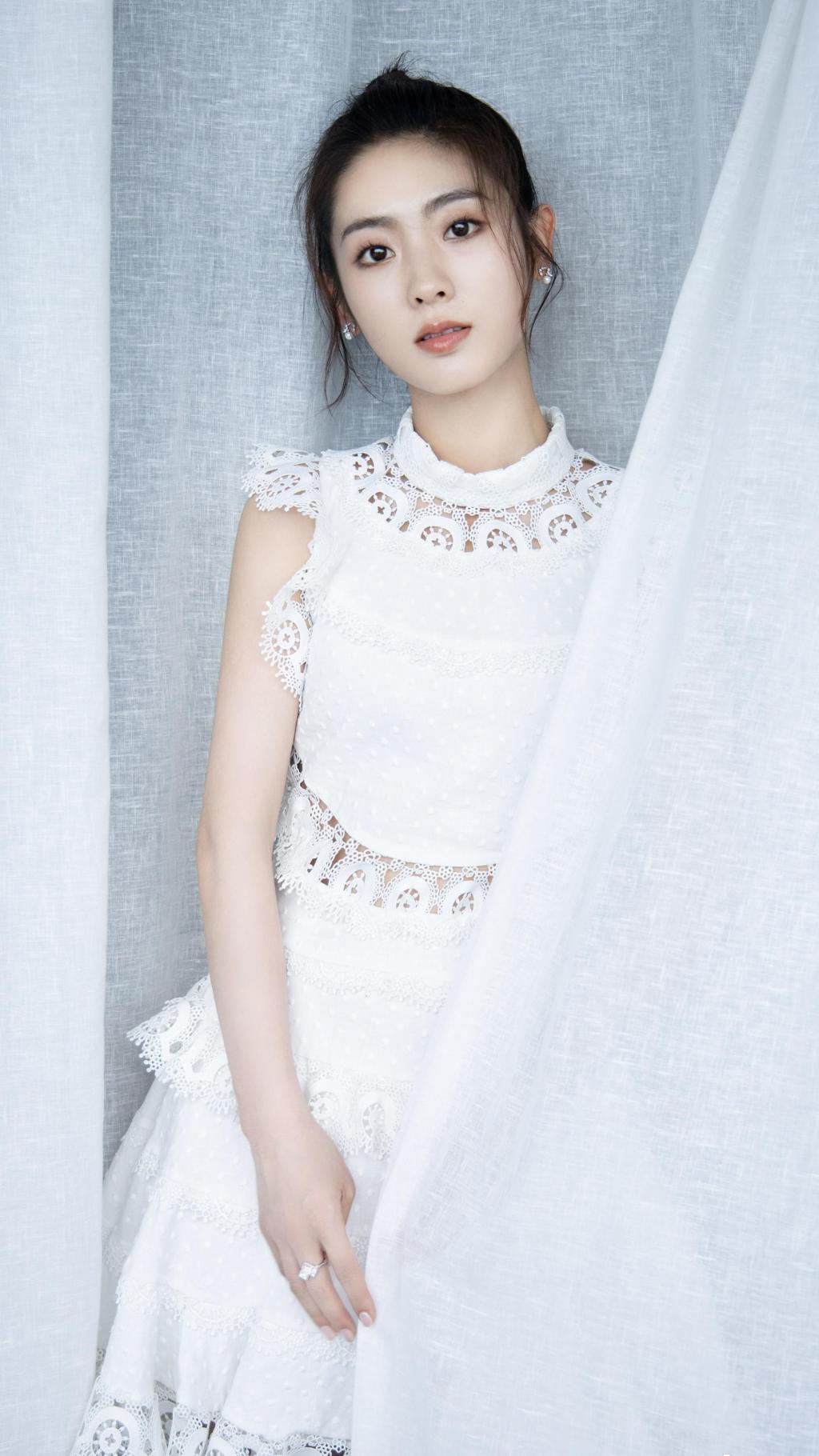 邢菲清新自然养眼写真