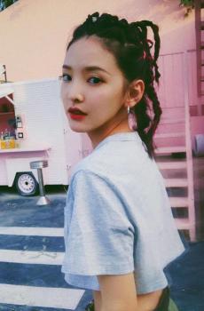 章若楠时尚休闲写真-3