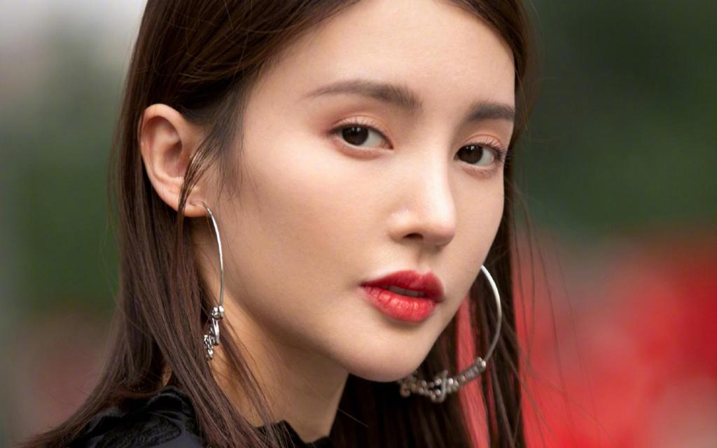 金晨时尚干练魅力写真