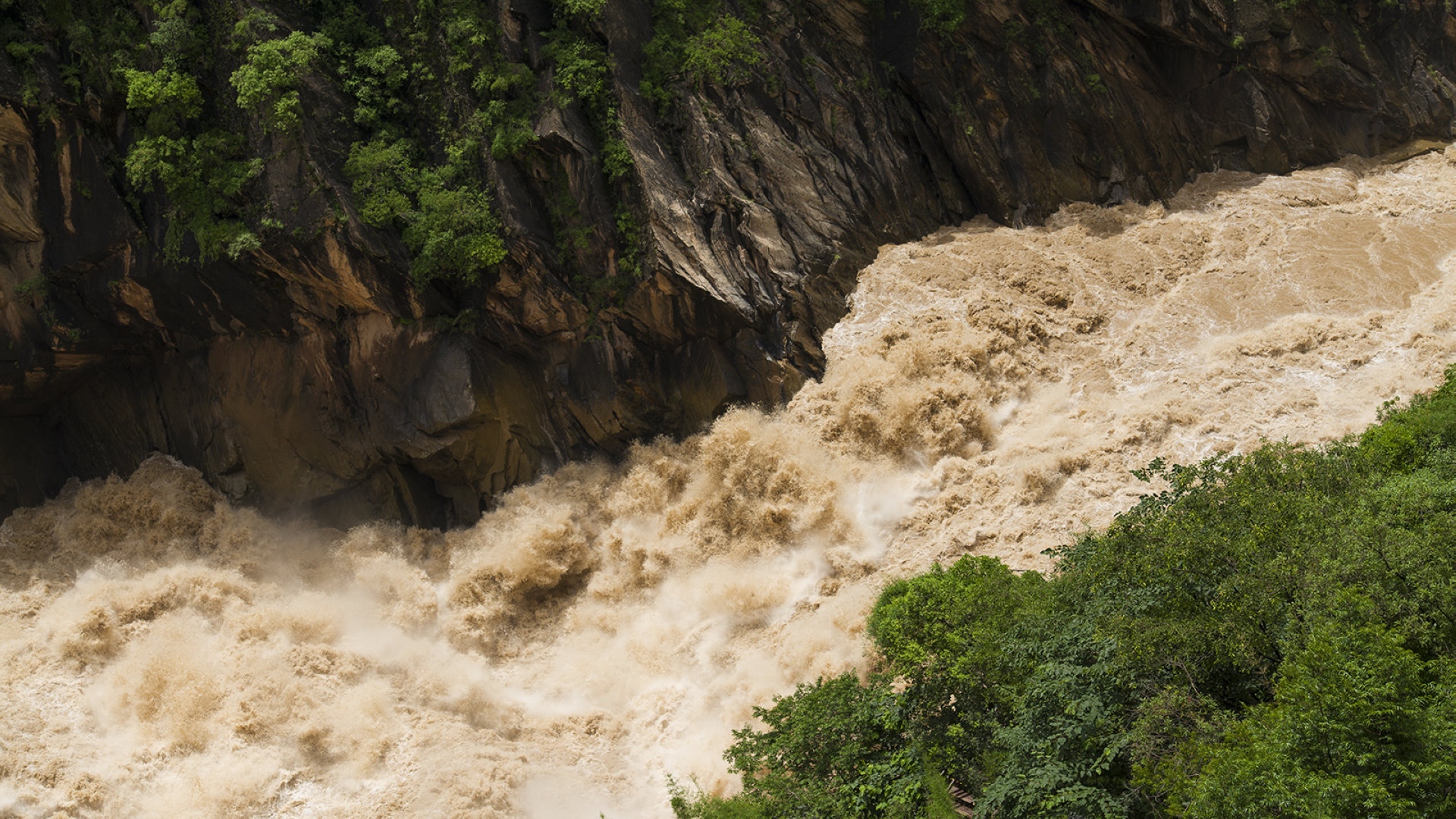 云南虎跳峡风景